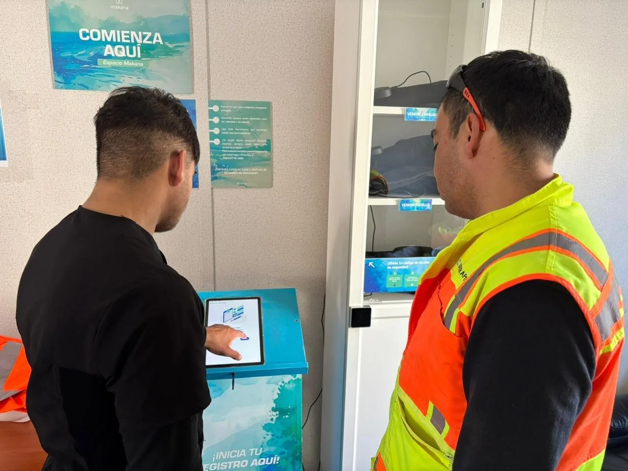 Acompañamiento a un colaborador en el registro de un espacio Makana